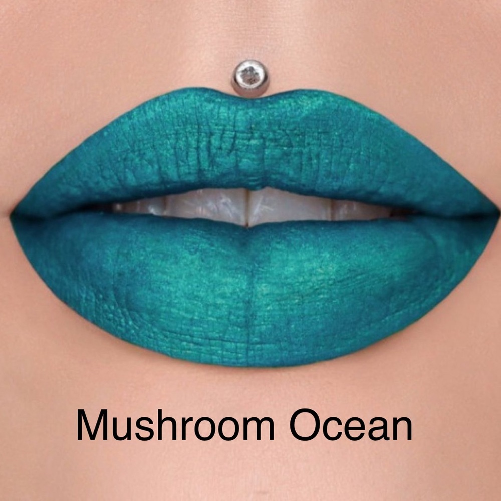 Jeffree Star “Mushroom Ocean” Velour Matte Lipstick